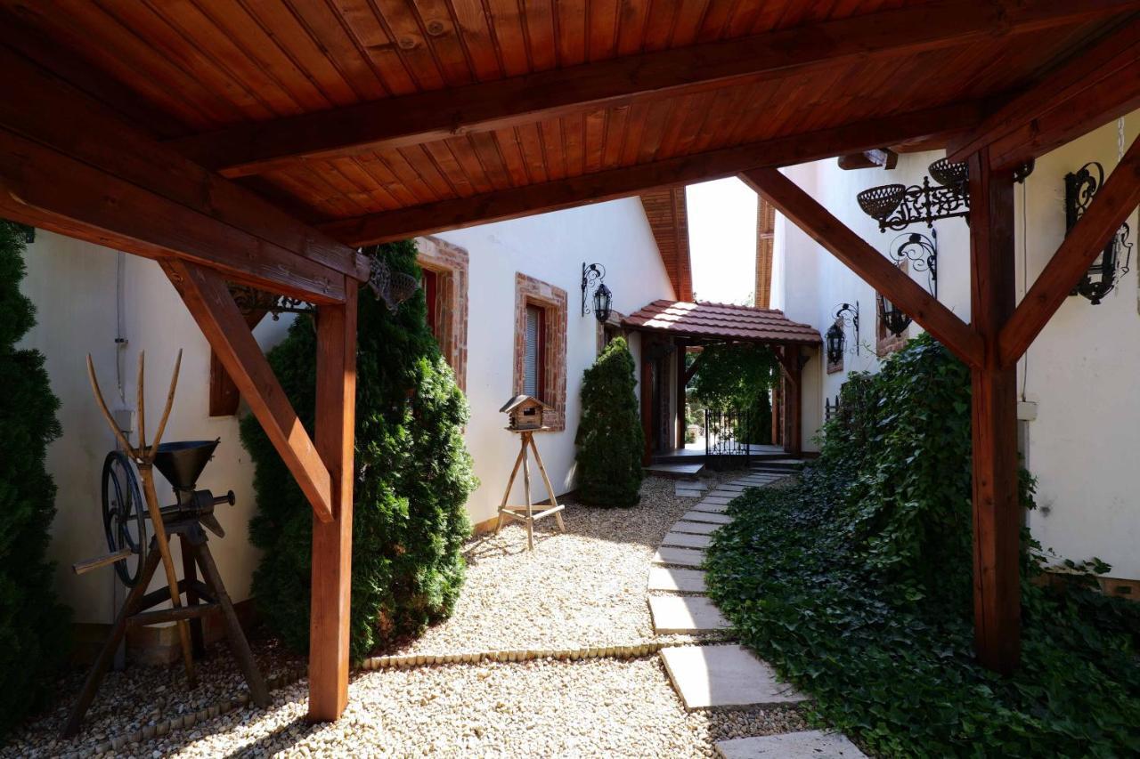 Hotel Nyilas Fogado Nyíregyháza Exteriér fotografie